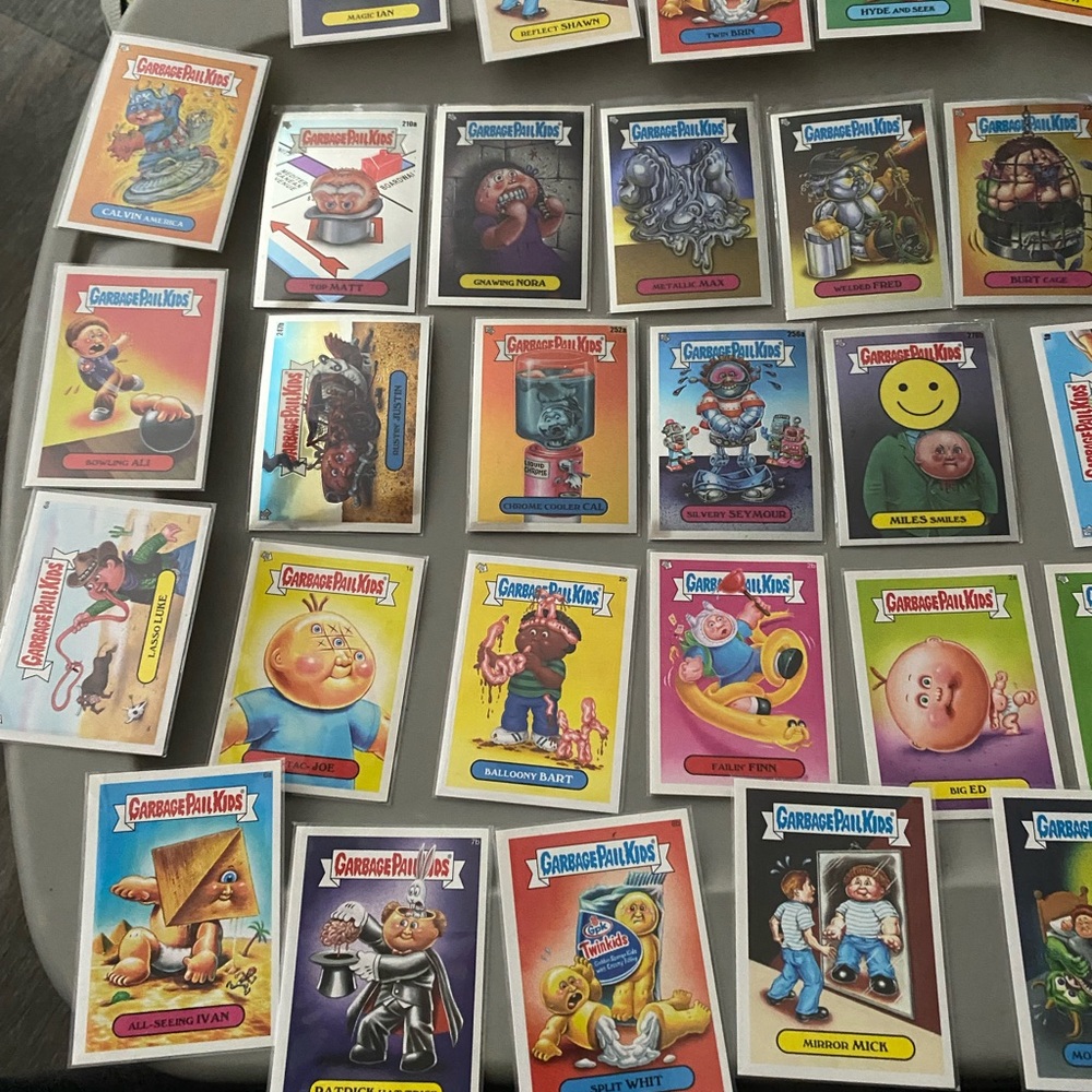Collector Cards - Assorted Color Set - Picture 3 of 3